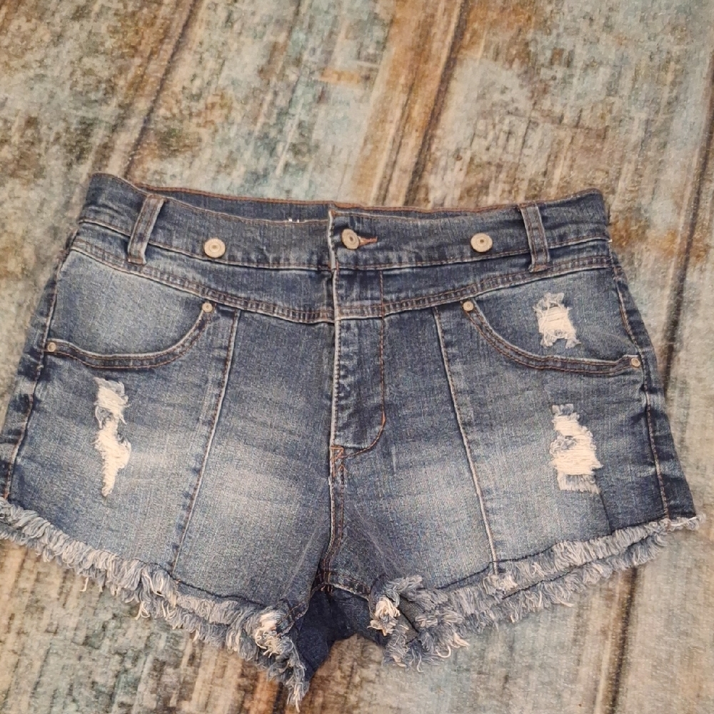 Wallflower Blue Distressed Jean Shorts. NWOT Size 11